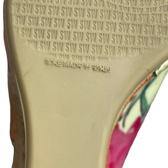 Stuart Weitzman Colorful Floral
Peep Toe Wedges Cork Platform
Slingback Size 7.5 - Picture 12 of 14